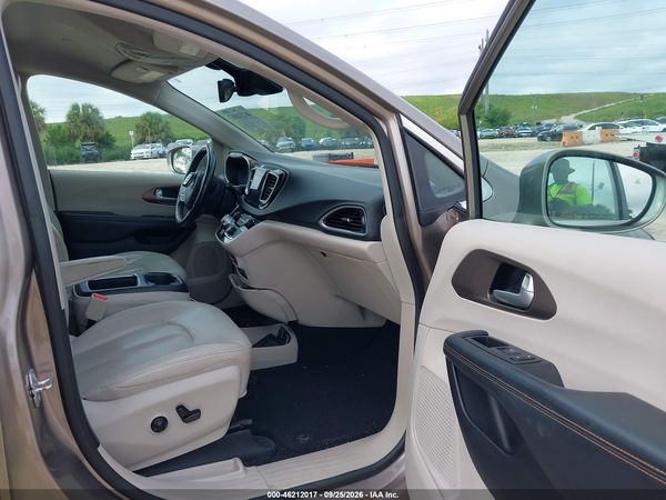 2017 CHRYSLER PACIFICA TOURING-L PLUS — I5