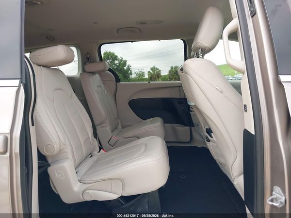 2017 CHRYSLER PACIFICA TOURING-L PLUS — I8