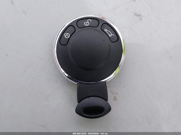 2015 MINI COUNTRYMAN COOPER S — I11