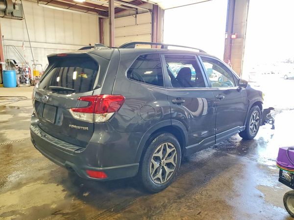 2021 SUBARU FORESTER