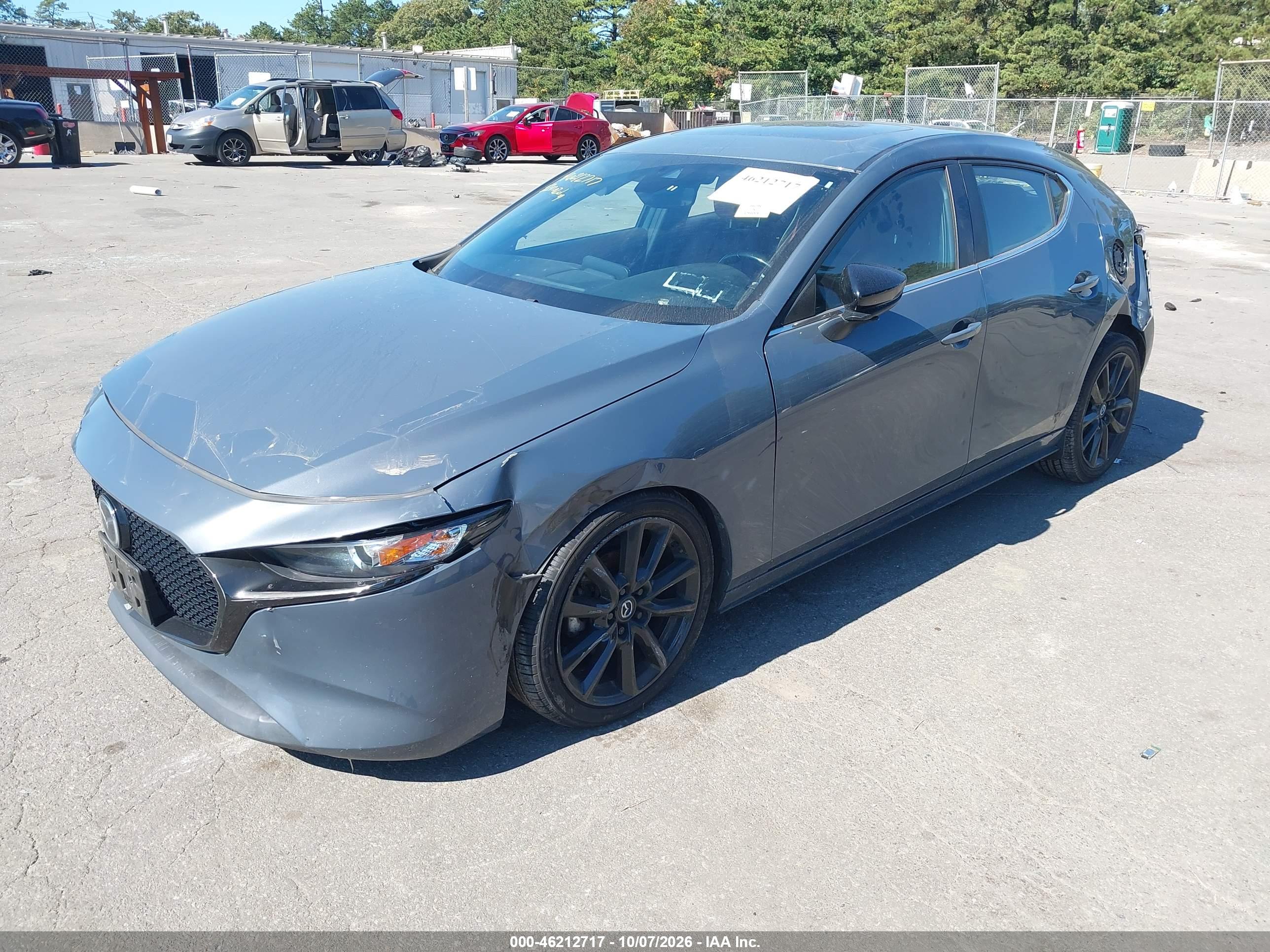 2022 MAZDA MAZDA3 CARBON EDITION — I2
