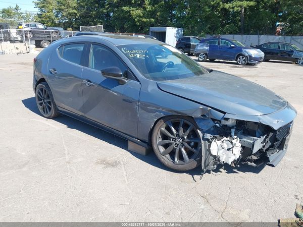 2022 MAZDA MAZDA3 CARBON EDITION — I1