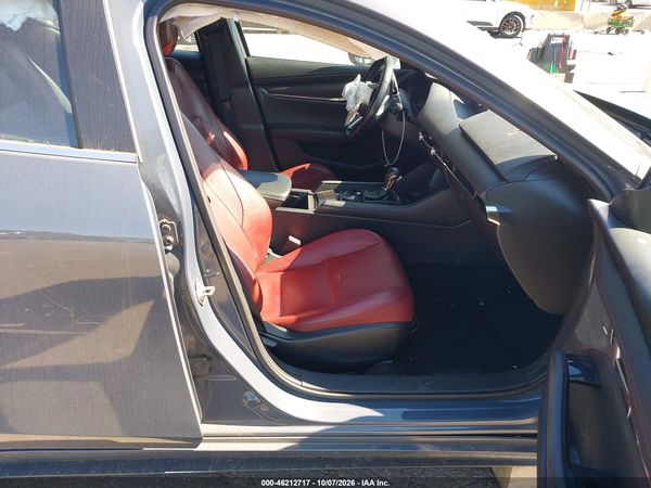 2022 MAZDA MAZDA3 CARBON EDITION — I5