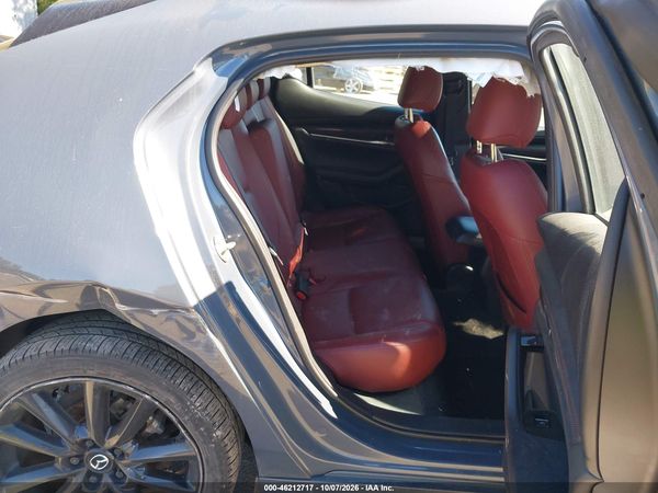2022 MAZDA MAZDA3 CARBON EDITION — I8