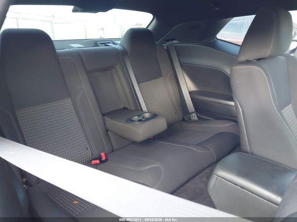 2018 DODGE CHALLENGER SXT — I8