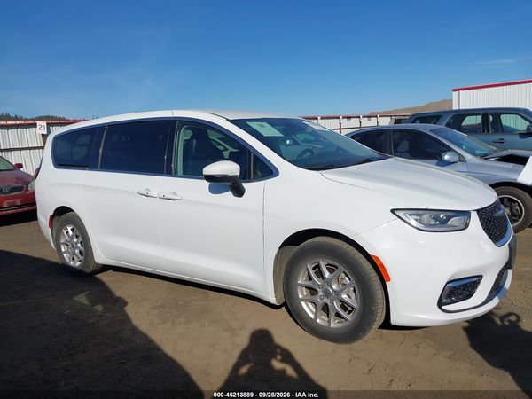 2023 CHRYSLER PACIFICA TOURING L — I116