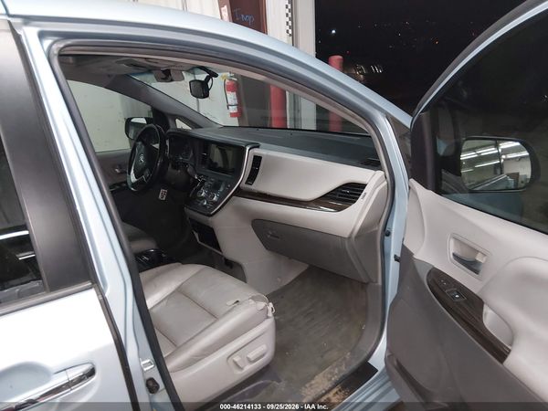 2015 TOYOTA SIENNA XLE PREMIUM 8 PASSENGER — I5