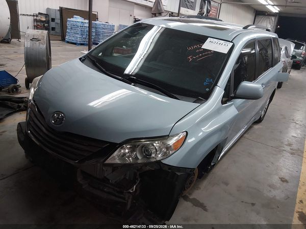 2015 TOYOTA SIENNA XLE PREMIUM 8 PASSENGER — I6