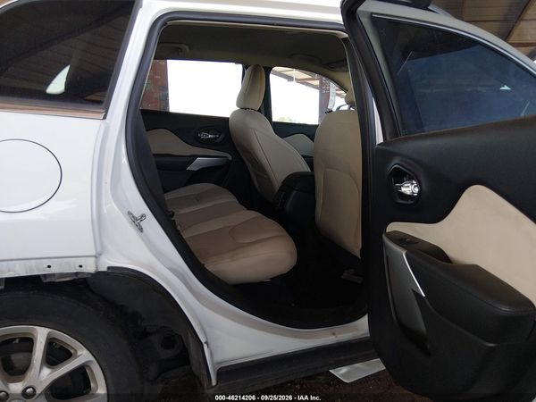 2017 JEEP CHEROKEE LATITUDE FWD — I8