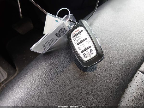 2025 CHRYSLER PACIFICA SELECT — I11