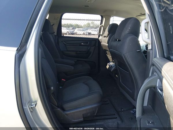 2015 CHEVROLET TRAVERSE 1LT — I8