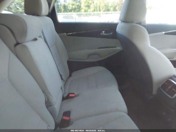 2019 KIA SORENTO 2.4L LX — I8