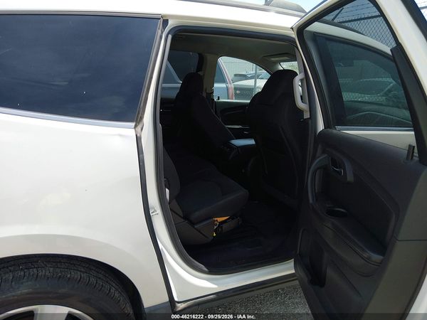 2012 CHEVROLET TRAVERSE 1LT — I8
