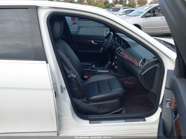 2014 MERCEDES-BENZ C 250 SPORT — I5
