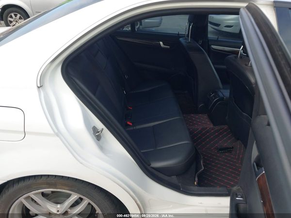 2014 MERCEDES-BENZ C 250 SPORT — I8