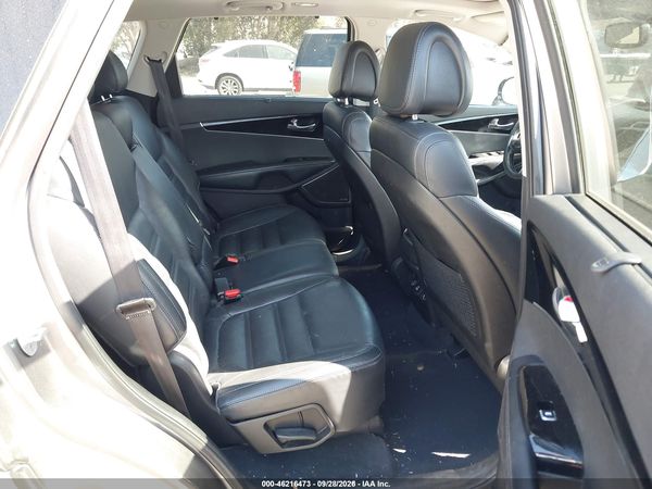 2016 KIA SORENTO 3.3L SX — I8