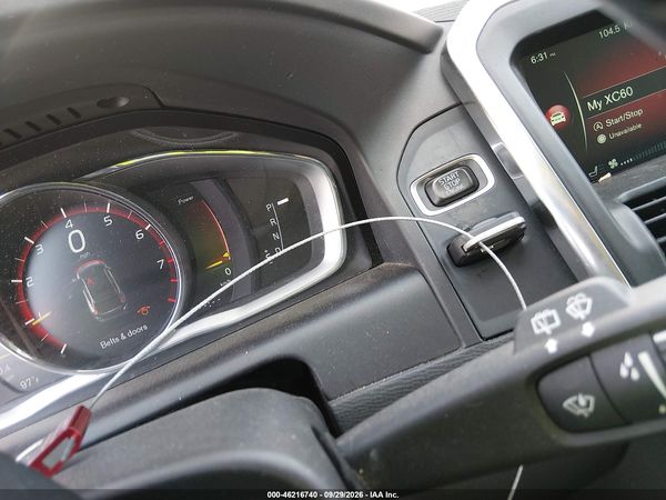 2017 VOLVO XC60 T5 INSCRIPTION — I11