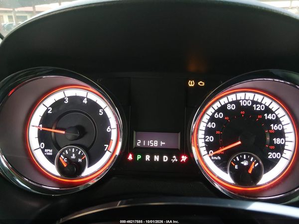 2013 DODGE GRAND CARAVAN SE/SXT — I7