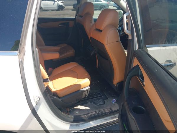 2013 CHEVROLET TRAVERSE 2LT — I8