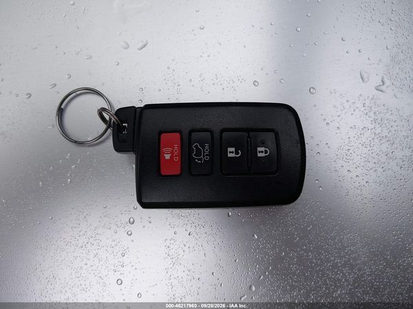 2018 TOYOTA RAV4 SE — I11