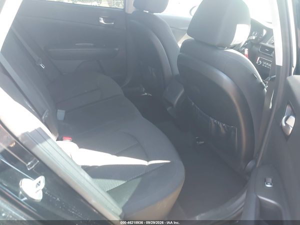 2016 KIA OPTIMA LX — I8