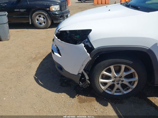 2016 JEEP CHEROKEE LATITUDE — I152