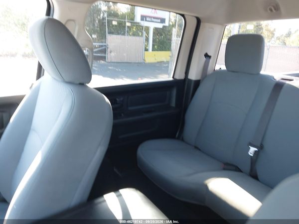 2017 RAM 3500 TRADESMAN  4X4 8' BOX — I7