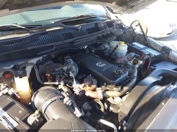 2017 RAM 3500 TRADESMAN  4X4 8' BOX — I10