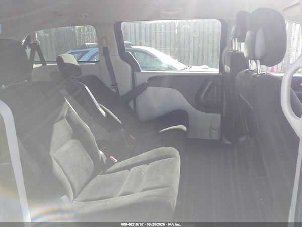 2016 DODGE GRAND CARAVAN SXT — I8
