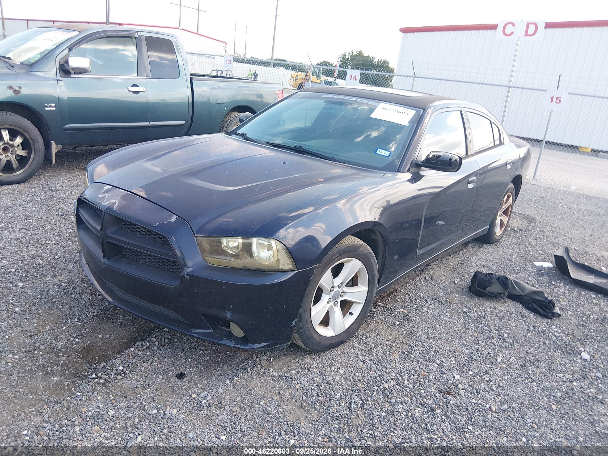 2012 DODGE CHARGER SE — I2