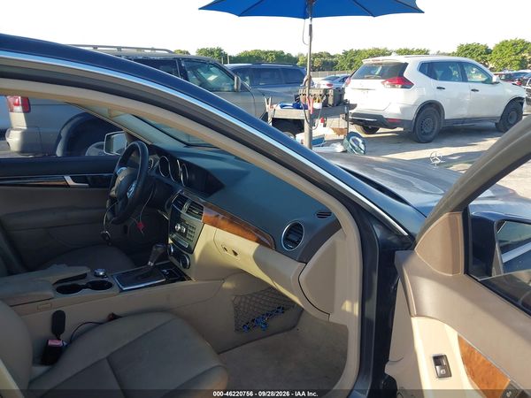 2014 MERCEDES-BENZ C 300 LUXURY 4MATIC — I5