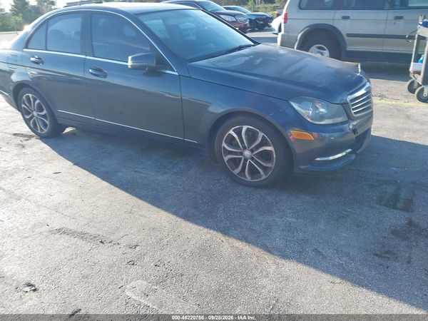 2014 MERCEDES-BENZ C 300 LUXURY 4MATIC — I152