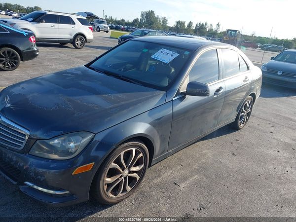2014 MERCEDES-BENZ C 300 LUXURY 4MATIC — I153