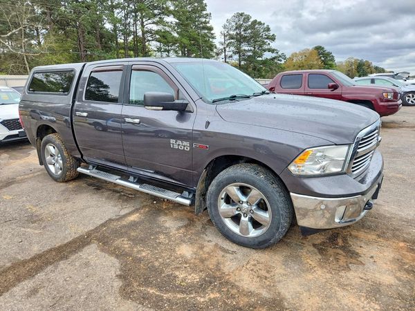 2014 RAM 1500 SLT CREW CAB 4X4