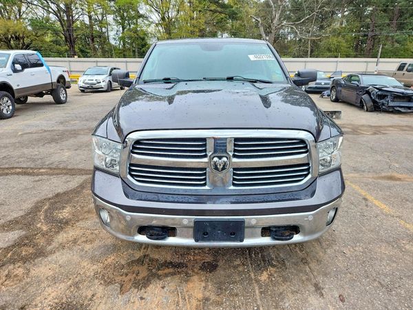 2014 RAM 1500 SLT CREW CAB 4X4