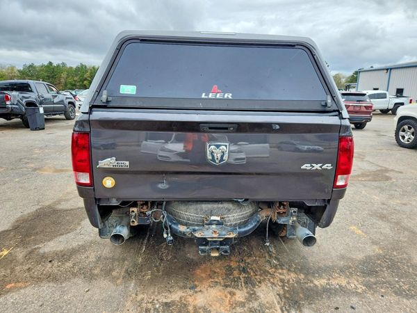2014 RAM 1500 SLT CREW CAB 4X4