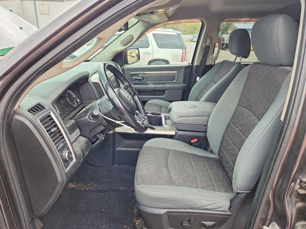 2014 RAM 1500 SLT CREW CAB 4X4