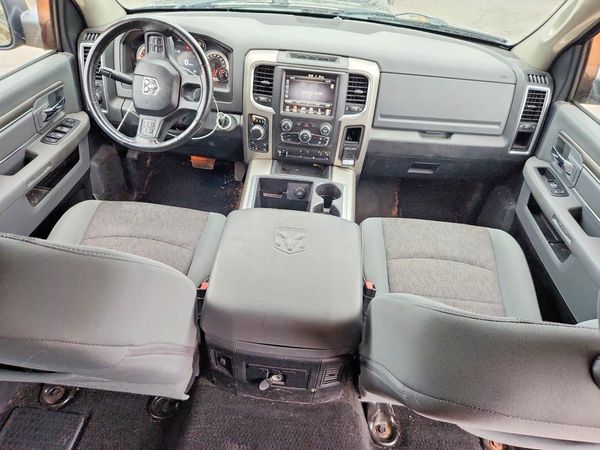 2014 RAM 1500 SLT CREW CAB 4X4