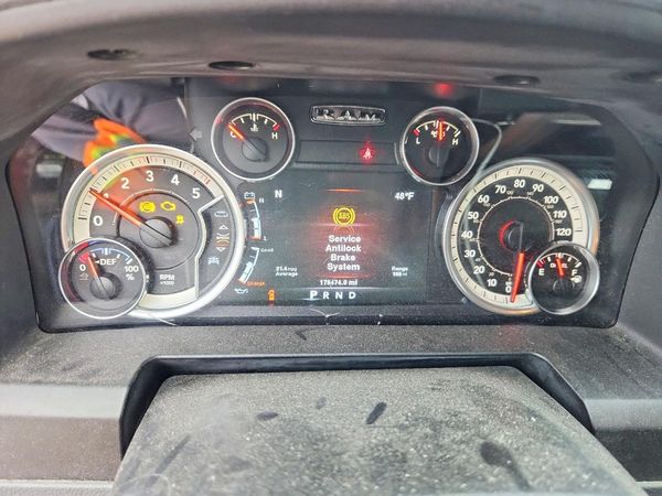 2014 RAM 1500 SLT CREW CAB 4X4