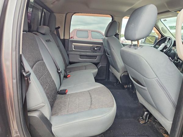 2014 RAM 1500 SLT CREW CAB 4X4