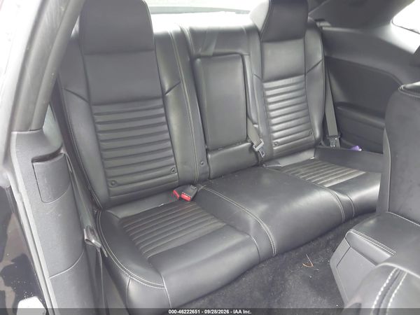 2014 DODGE CHALLENGER SXT PLUS — I8