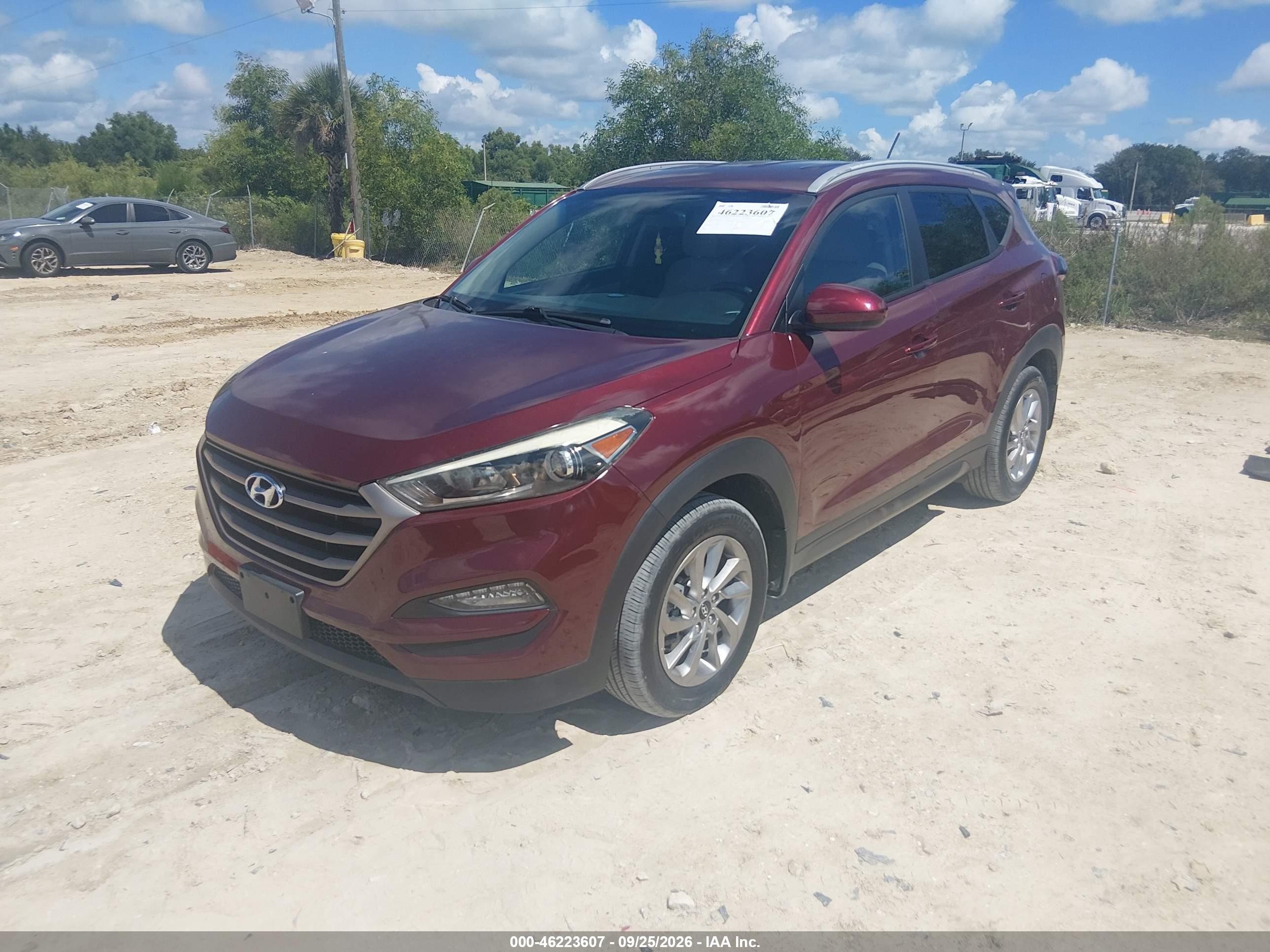 2016 HYUNDAI TUCSON SE — I2
