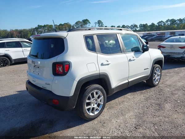 2022 JEEP RENEGADE LATITUDE 4X4 — I4
