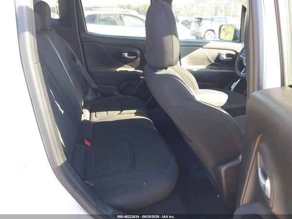 2022 JEEP RENEGADE LATITUDE 4X4 — I8