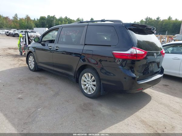 2015 TOYOTA SIENNA XLE 7 PASSENGER — I3