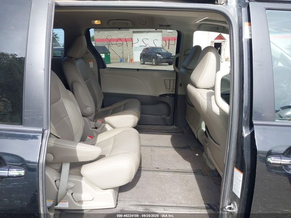 2015 TOYOTA SIENNA XLE 7 PASSENGER — I8