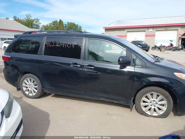 2015 TOYOTA SIENNA XLE 7 PASSENGER — I116