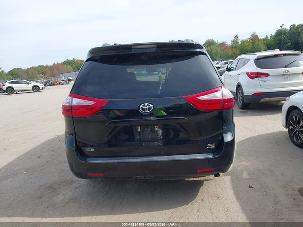 2015 TOYOTA SIENNA XLE 7 PASSENGER — I119