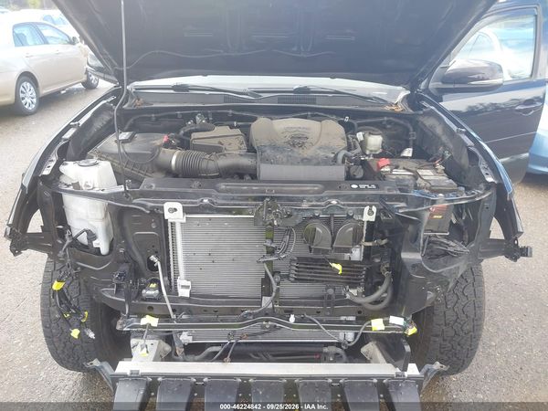 2019 TOYOTA TACOMA TRD SPORT — I10