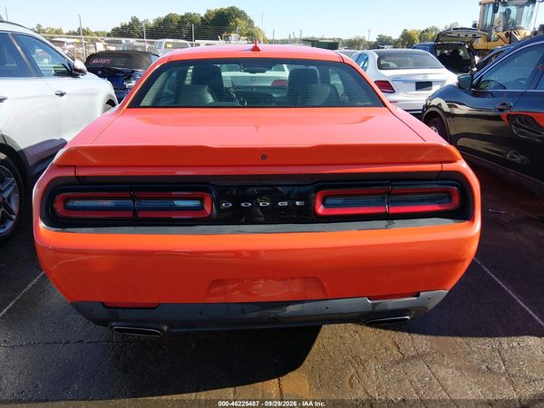 2016 DODGE CHALLENGER SXT PLUS — I119